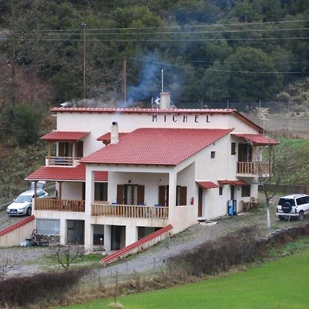 Michel Studios Kalavryta Exterior foto