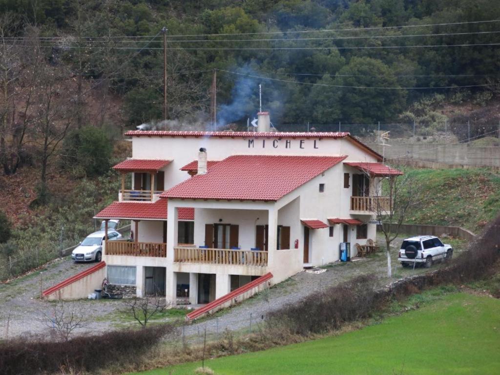 Michel Studios Kalavryta Exterior foto