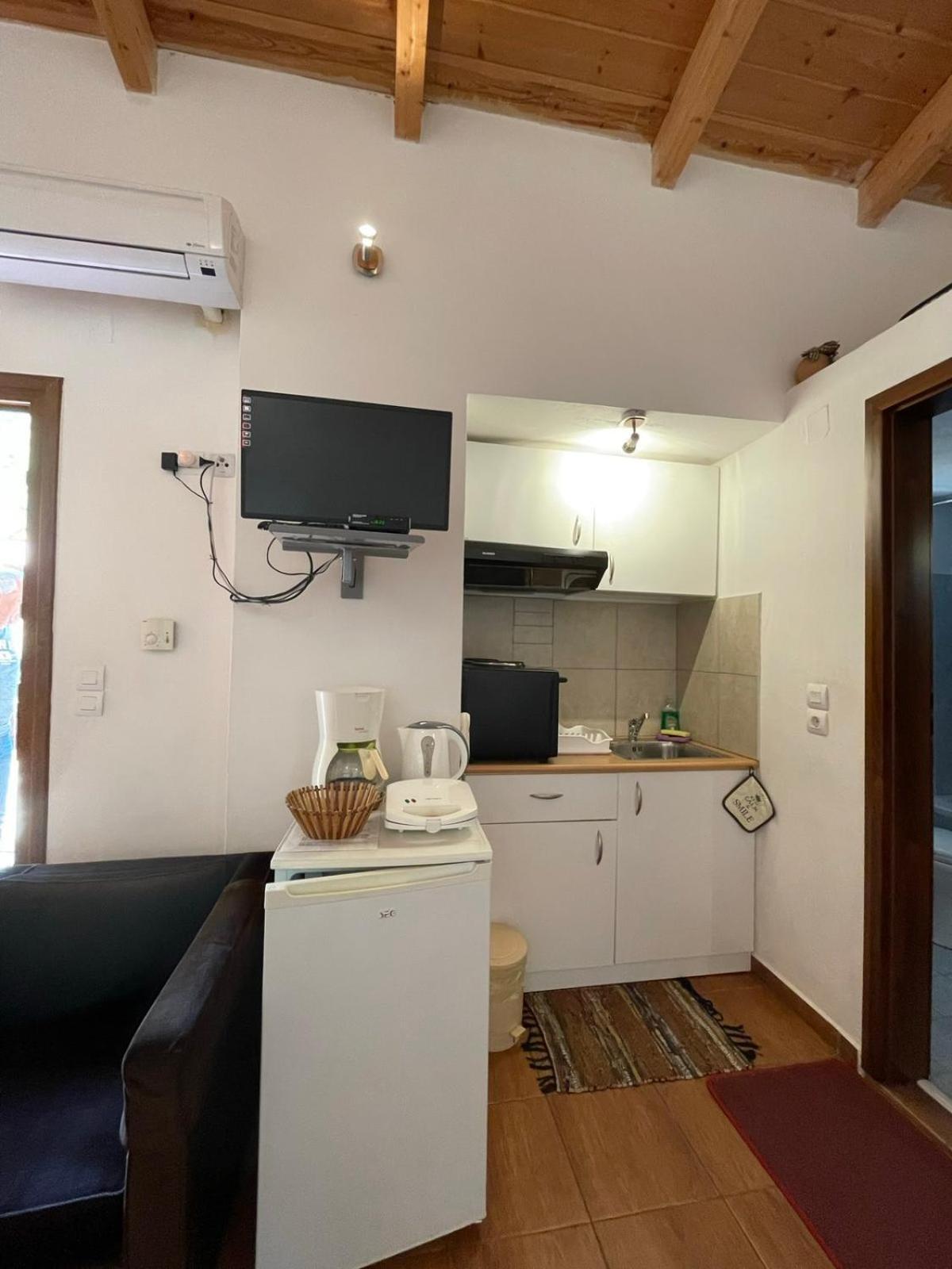 Michel Studios Kalavryta Exterior foto